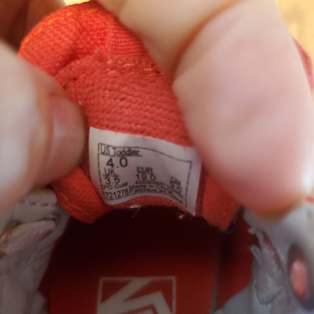 Vans - Picture 4 of 4
